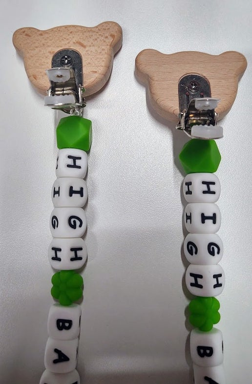 HighBaby Pacifier Clip